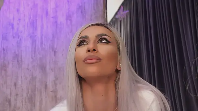 Snapshot of KarlaBart chatting on 02.08.26 KarlaBart online show from 02.08.26