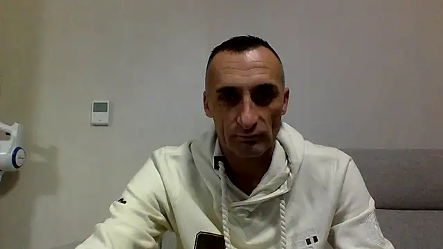 Snapshot of ANGELSANTAMARIA- chatting on 10.03.25 ANGELSANTAMARIA- online show from 10.03.25