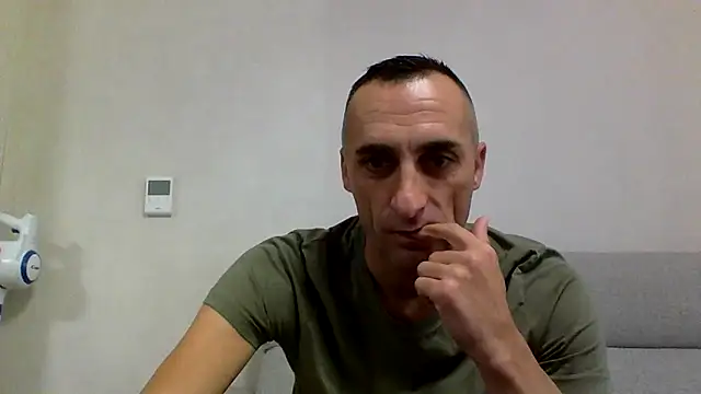 Snapshot of ANGELSANTAMARIA- chatting on 10.04.25 ANGELSANTAMARIA- online show from 10.04.25