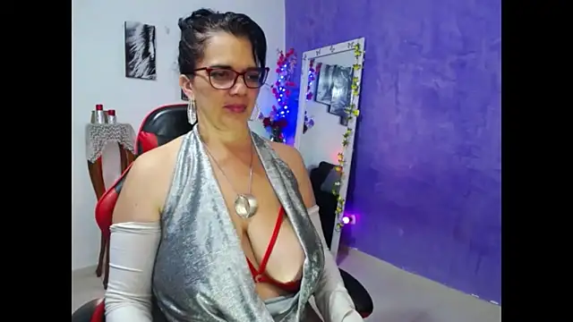 Snapshot of sarasmith3 chatting on 02.04.26 sarasmith3 online show from 02.04.26