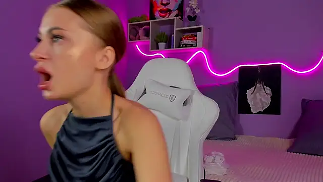 AnitaLamb online show from 02.26.25