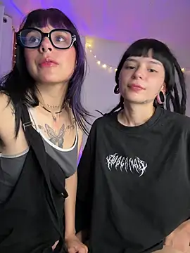 Snapshot of mavimist__ chatting on 03.21.26 mavimist online show from 03.21.26