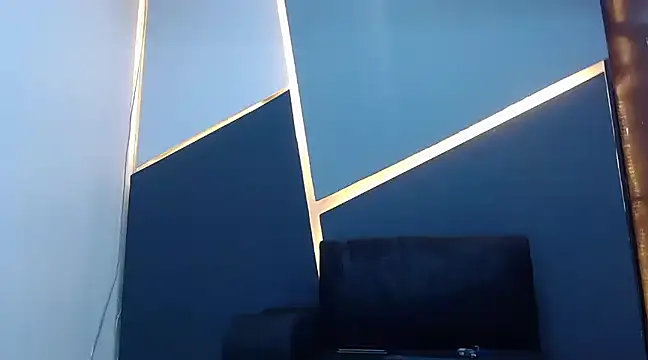 Snapshot of HotDirty_Couple chatting on 02.14.25 HotDirty Couple online show from 02.14.25