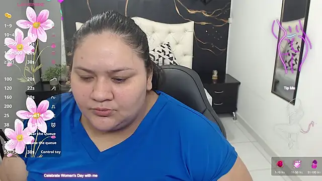 Snapshot of Aaliyah11 chatting on 03.11.25 Aaliyah11 online show from 03.11.25