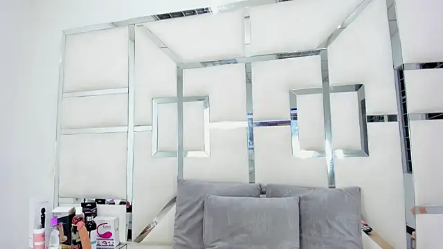 Snapshot of ZoeWan69 chatting on 03.01.25 ZoeWan69 online show from 03.01.25