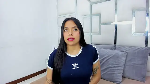 Snapshot of ZoeWan69 chatting on 03.07.25 ZoeWan69 online show from 03.07.25