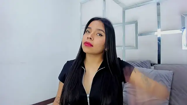 Snapshot of ZoeWan69 chatting on 03.08.25 ZoeWan69 online show from 03.08.25