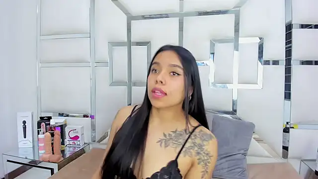 Snapshot of ZoeWan69 chatting on 03.11.25 ZoeWan69 online show from 03.11.25