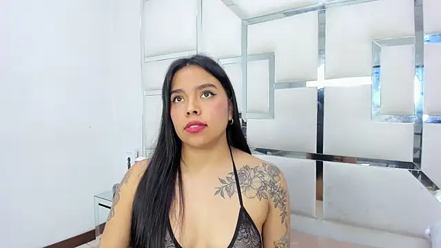 Snapshot of ZoeWan69 chatting on 03.13.25 ZoeWan69 online show from 03.13.25