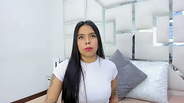 Snapshot of ZoeWan69 chatting on 03.21.25 ZoeWan69 online show from 03.21.25