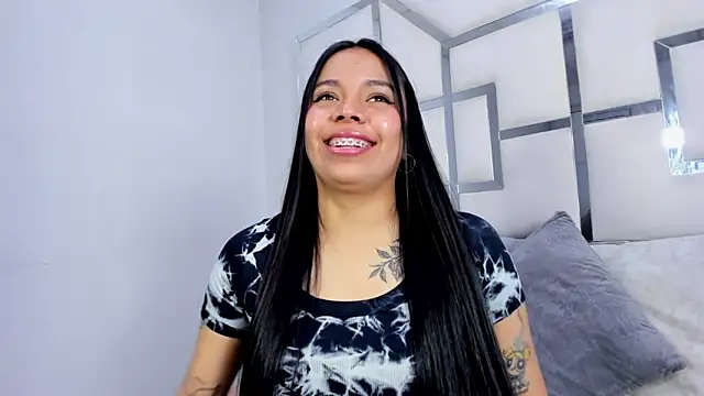 Snapshot of ZoeWan69 chatting on 09.30.25 ZoeWan69 online show from 09.30.25