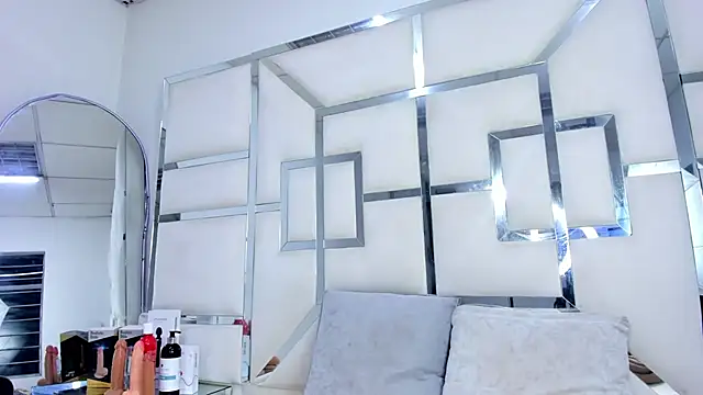 Snapshot of ZoeWan69 chatting on 10.23.25 ZoeWan69 online show from 10.23.25