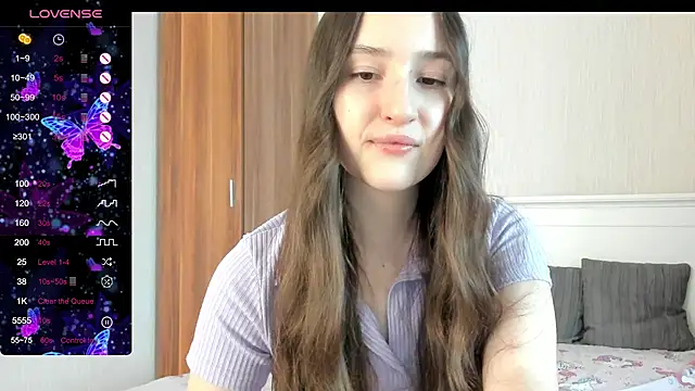 Snapshot of Cute__Nana chatting on 11.22.25 Cute Nana online show from 11.22.25