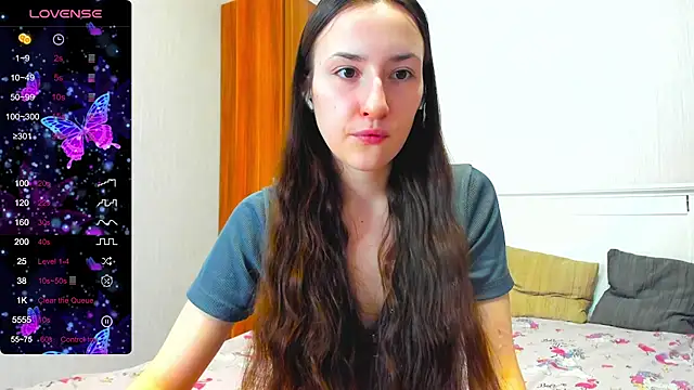 Snapshot of Cute__Nana chatting on 04.08.26 Cute Nana online show from 04.08.26