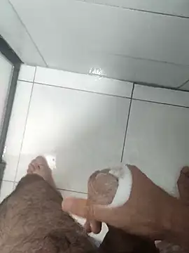 Snapshot of legolasleo chatting on 12.18.25 legolasleo online show from 12.18.25