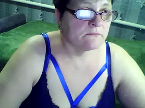 Snapshot of ElzaJewel chatting on 03.09.25 ElzaJewel online show from 03.09.25