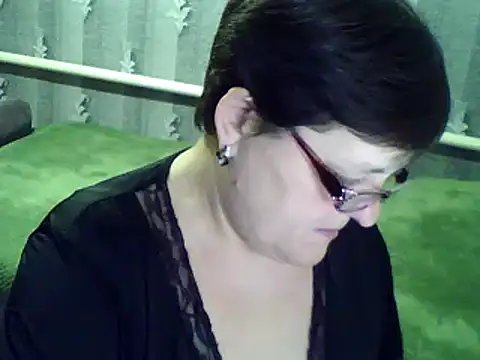 Snapshot of ElzaJewel chatting on 03.10.25 ElzaJewel online show from 03.10.25