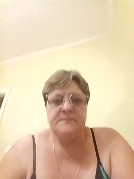 Snapshot of ElzaJewel chatting on 09.28.25 ElzaJewel online show from 09.28.25