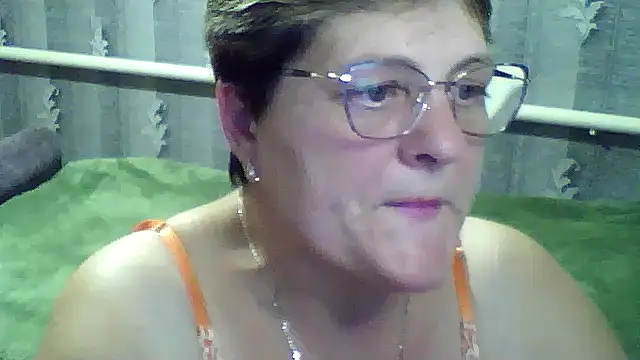 Snapshot of ElzaJewel chatting on 10.09.25 ElzaJewel online show from 10.09.25