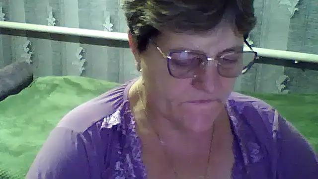 Snapshot of ElzaJewel chatting on 10.10.25 ElzaJewel online show from 10.10.25