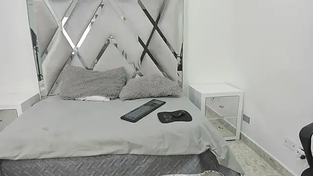 Your Lady Milf online show from 02.25.25