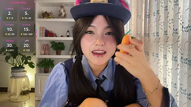 nanaliu6 online show from 10.19.25