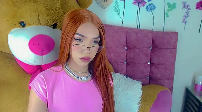 Snapshot of Khloe_Leal chatting on 02.04.25 Khloe Leal online show from 02.04.25