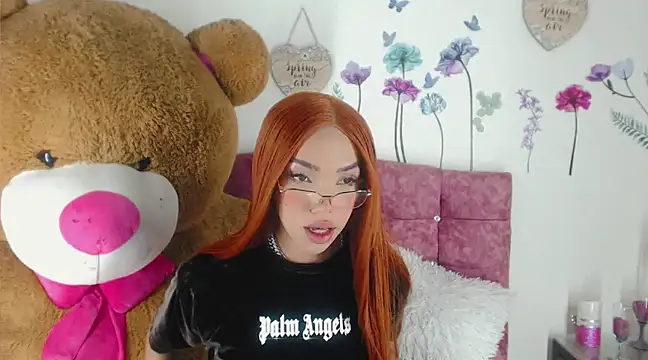 Snapshot of Khloe_Leal chatting on 02.06.25 Khloe Leal online show from 02.06.25