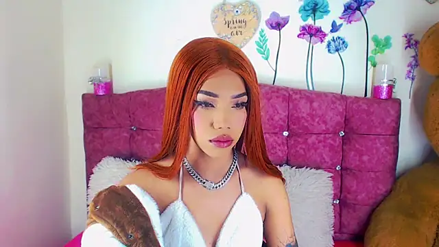 Snapshot of Khloe_Leal chatting on 03.12.25 Khloe Leal online show from 03.12.25