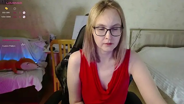 Snapshot of Agatha_Mott chatting on 10.25.25 Agatha Mott online show from 10.25.25