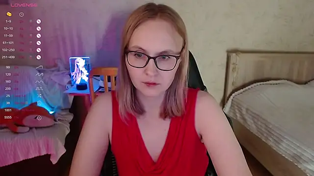 Snapshot of Agatha_Mott chatting on 11.07.25 Agatha Mott online show from 11.07.25