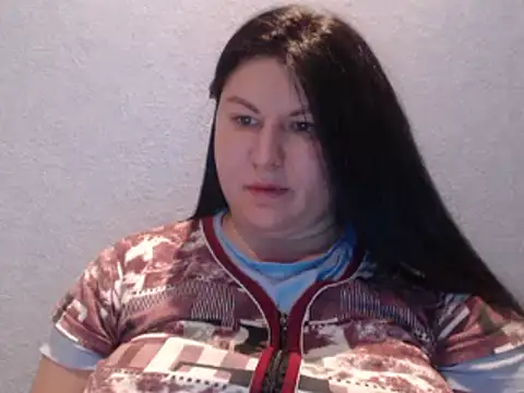 KiraSwee online show from 02.27.25