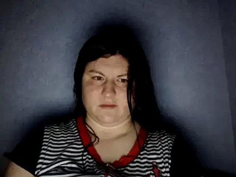 KiraSwee online show from 03.14.25