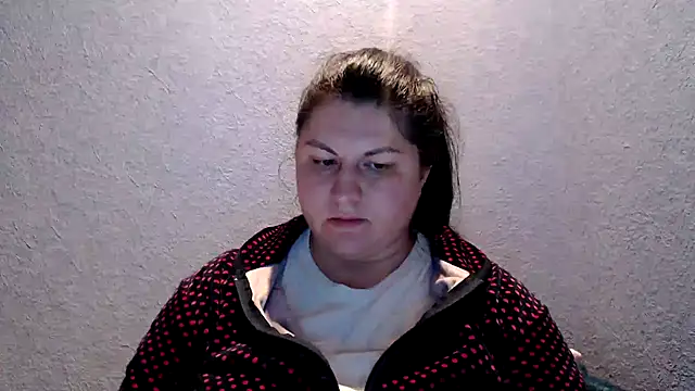 KiraSwee online show from 10.23.25