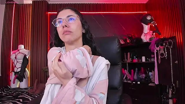 XiaQueen online show from 12.15.25