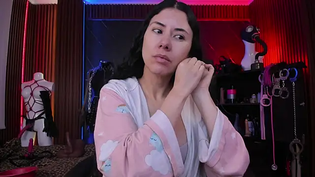 XiaQueen online show from 01.17.26