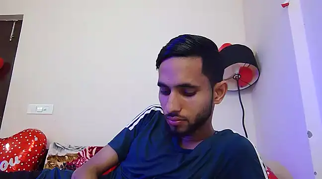 Snapshot of Queen_Couple chatting on 02.18.25 Queen Couple online show from 02.18.25