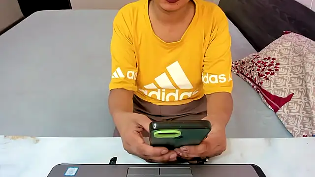 Snapshot of Queen_Couple chatting on 09.19.25 Queen Couple online show from 09.19.25