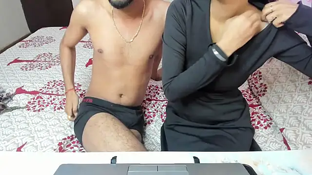 Queen Couple online show from 12.18.25