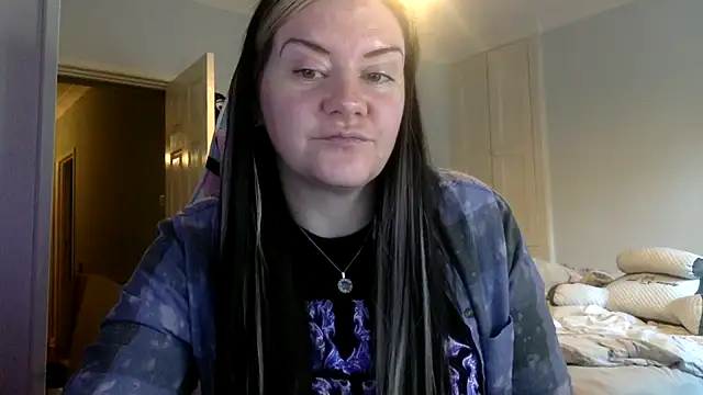 Snapshot of AureliaXOX chatting on 02.07.25 AureliaXOX online show from 02.07.25