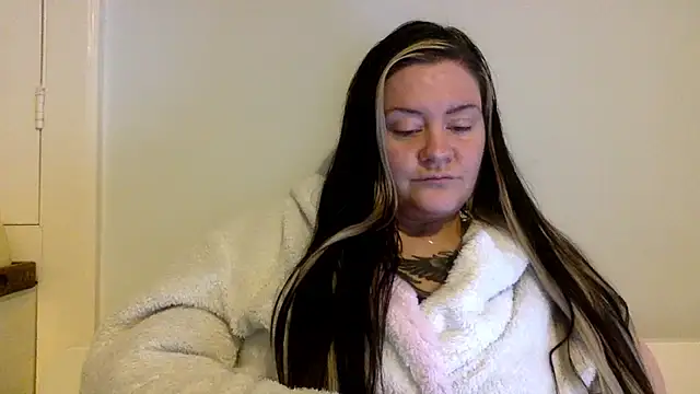 Snapshot of AureliaXOX chatting on 02.12.25 AureliaXOX online show from 02.12.25