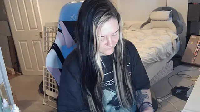 Snapshot of AureliaXOX chatting on 03.07.25 AureliaXOX online show from 03.07.25