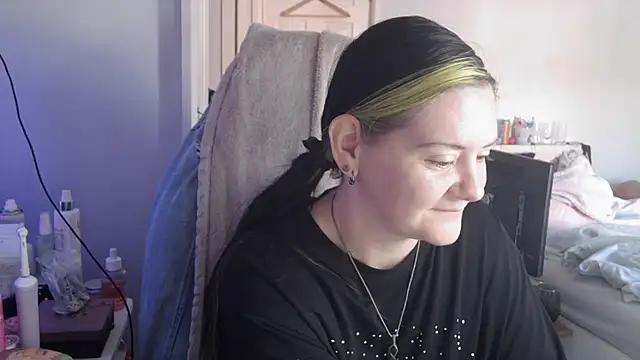 Snapshot of AureliaXOX chatting on 09.12.25 AureliaXOX online show from 09.12.25