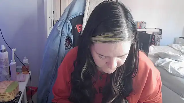 Snapshot of AureliaXOX chatting on 09.16.25 AureliaXOX online show from 09.16.25