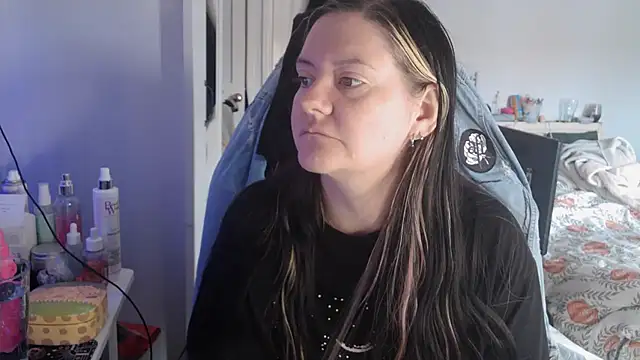 Snapshot of AureliaXOX chatting on 10.02.25 AureliaXOX online show from 10.02.25