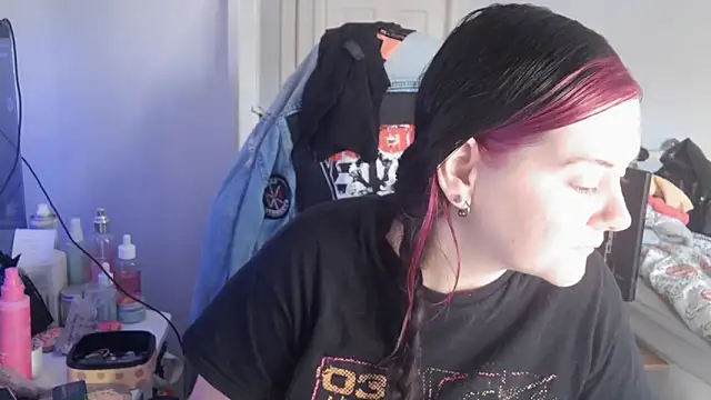 Snapshot of AureliaXOX chatting on 10.15.25 AureliaXOX online show from 10.15.25