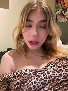 Snapshot of angeleyezlolita chatting on 02.05.25 angeleyezlolita online show from 02.05.25