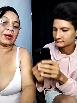 Snapshot of thefuckingowneroftits chatting on 02.14.25 thefuckingowneroftits online show from 02.14.25