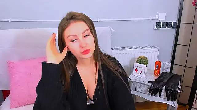 DonnaCam online show from 11.29.25