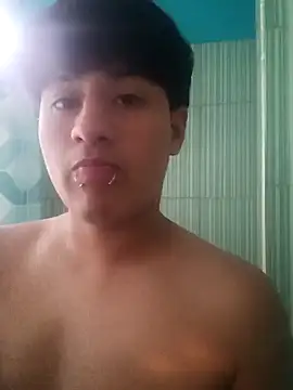 Snapshot of theghoss chatting on 02.02.25 theghoss online show from 02.02.25